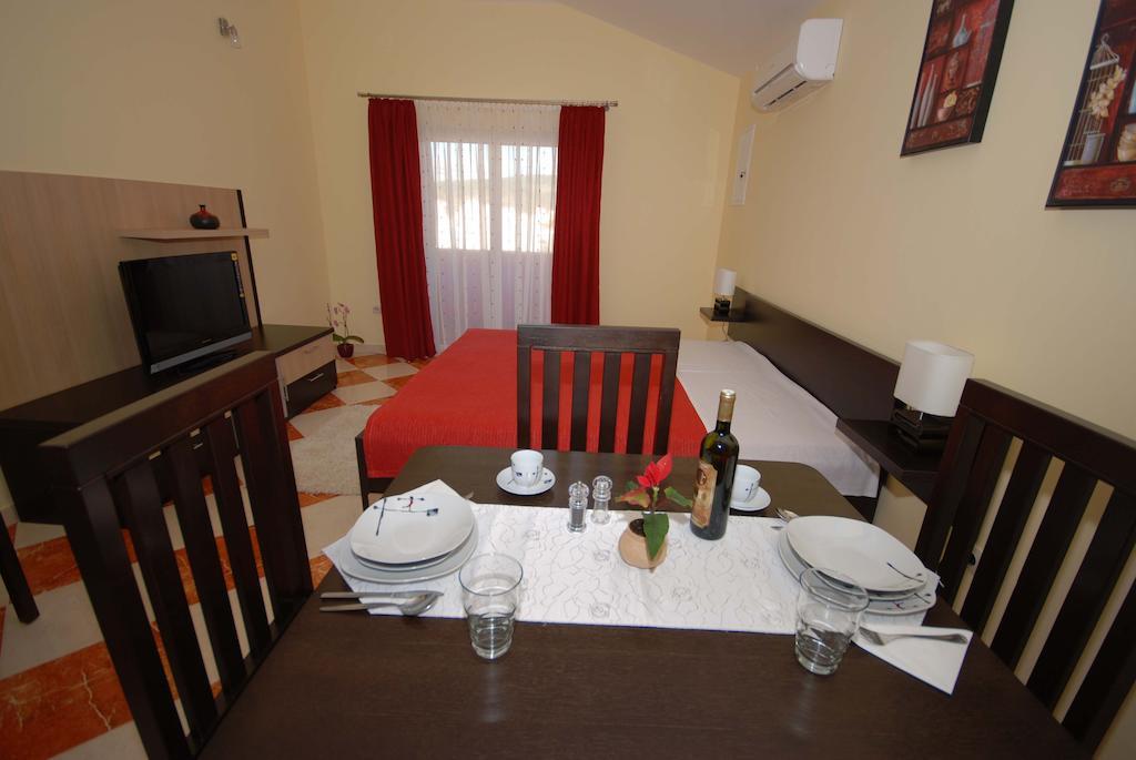 Apartments Stepic Τρογκίρ Δωμάτιο φωτογραφία
