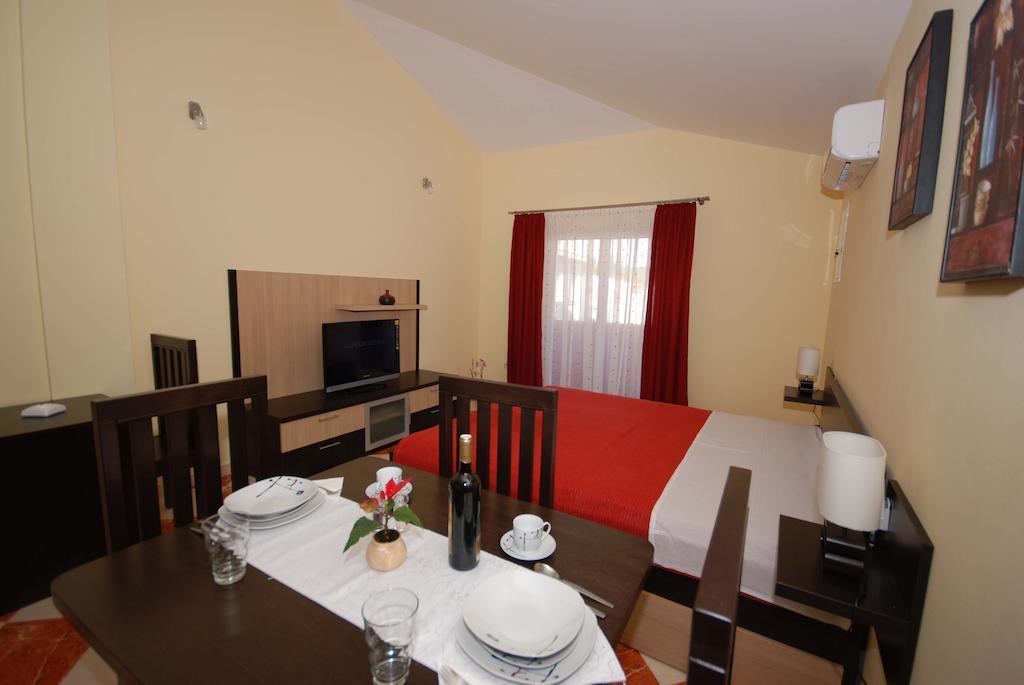 Apartments Stepic Τρογκίρ Δωμάτιο φωτογραφία