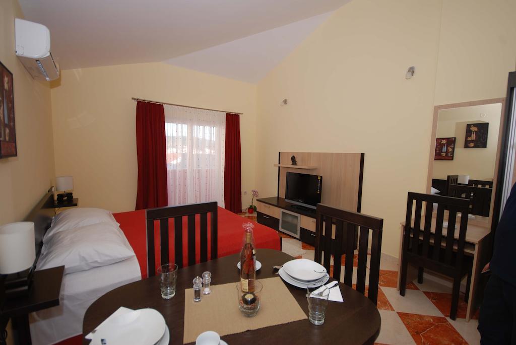 Apartments Stepic Τρογκίρ Δωμάτιο φωτογραφία